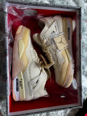 Jordan 4 off white - Jordan 4 off white, new with box, never worn