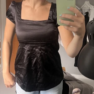 Blus - Söt blus från ginatricot