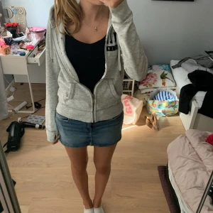 Hollister tröja - Knappt änvänd, bra skick💗