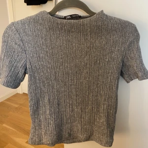Zara tröja  - Jättefin grå Zara tröja 💕