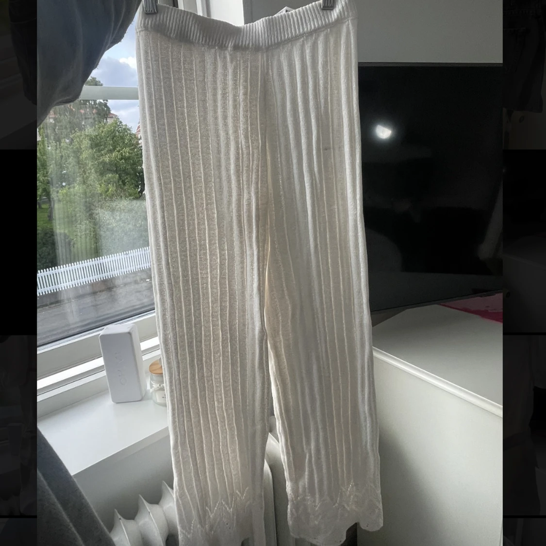 Vita Stickade byxor zara