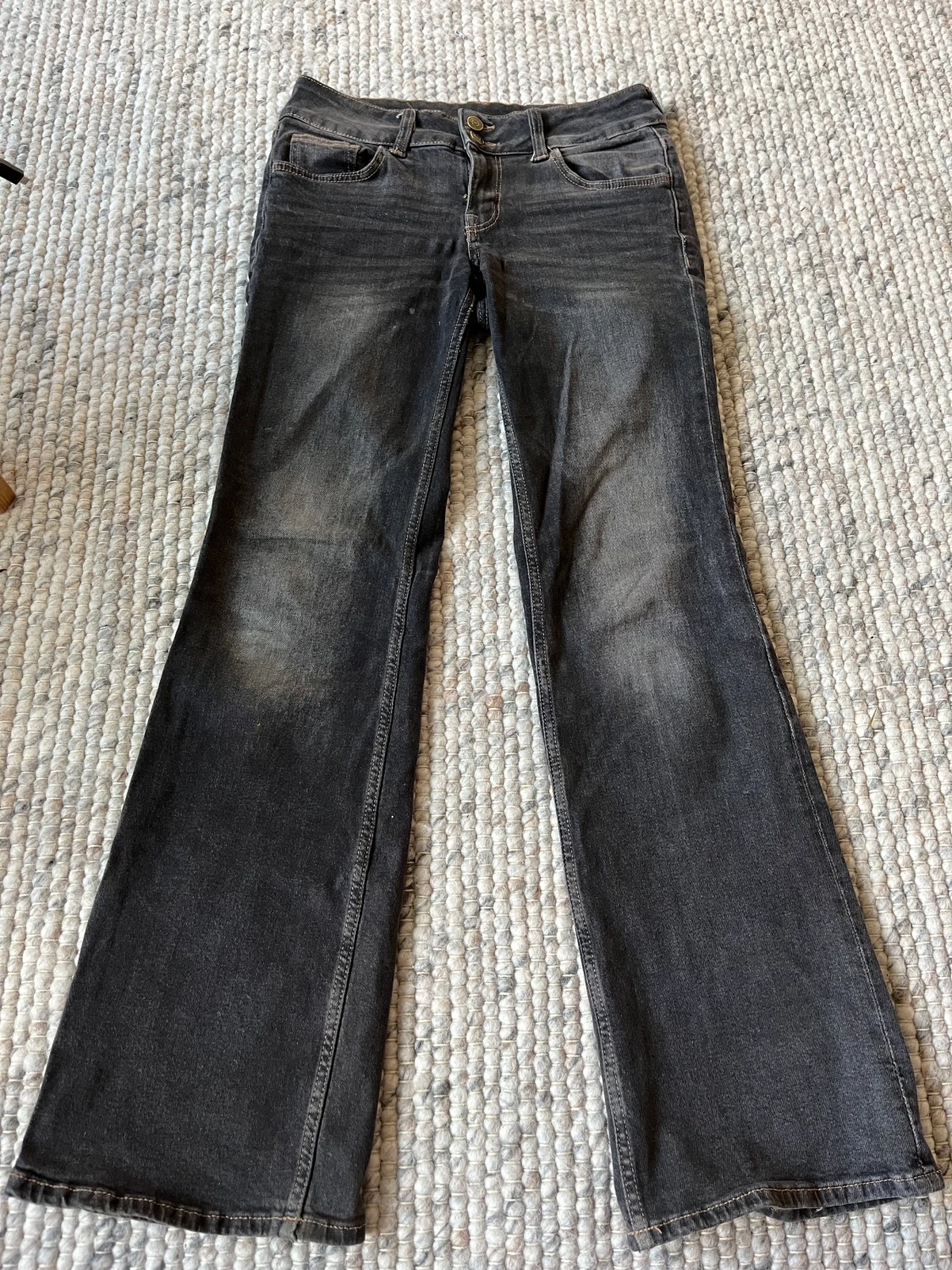 bruna lågmidjade jeans ❤️ - 90