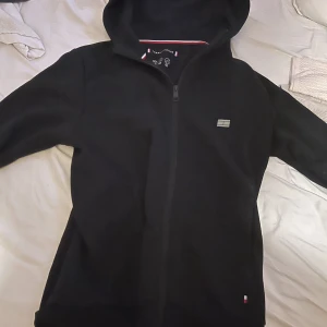 Tommyhilfiger ziphoddie  - Skick 10/10 ny pris 1400
