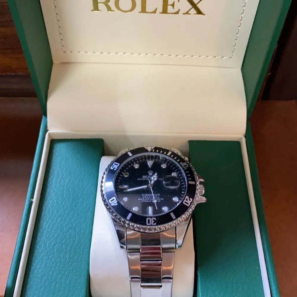 Säljer min fina Rolex sub klocka som är i väldigt bra kvalite✨ Bara att fråga för mer info/bilder😁snabb affär = bättre pris. Accessoarer.