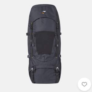 Säljer mina 2 backpacks jag använde på min resa i Asien. Båda är i jättebra skick och säljer dessa ihop. Väskorna rymmer 70liter och 30 liter. Kan ge mer detaljer vid intresse😄