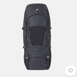 2 backpacks i bra skick - Säljer mina 2 backpacks jag använde på min resa i Asien. Båda är i jättebra skick och säljer dessa ihop. Väskorna rymmer 70liter och 30 liter. Kan ge mer detaljer vid intresse😄