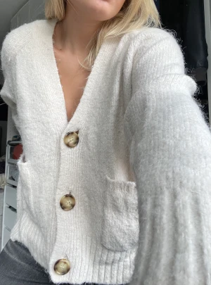 Tröja zara - Tröja från Zara, storlek XL men skulle säga att det är en M/L🤍