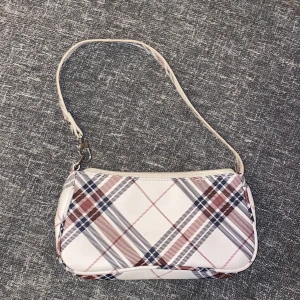 Väska  - Väska från shein, använd 2 gånger. 