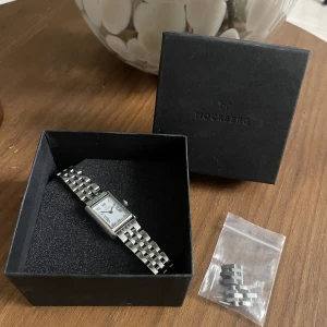 Mockberg klocka - Så fin mockberg klocka i silver💛 