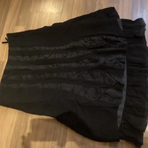 Kjol - Använd men inga defekter  Skriv till mig vid intresse  Endast swish 