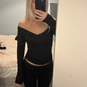 Off shouldertopp - Skit snygg off-shoulder topp 💓