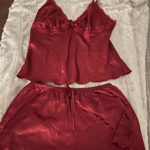 Pyjamasset - Gulligt Pyjamasset från Shein i strl L men passar även M