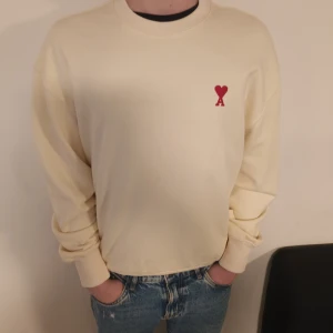 Ami Paris Sweatshirt - Skick 8/10 Nypris 2999