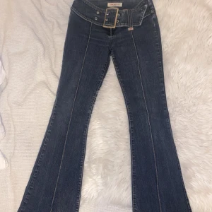 Bootcut jeans - Jättebra skick, aldrig använt för de är lite för små💕köpte för 849kr