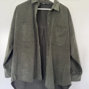 Grön skjortjacka från zara - Aldrig använd