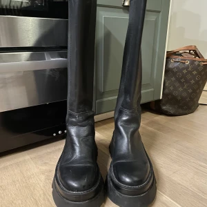 Boots - Boots från zara, köpte 2021 men har inte kommit till användning på ett bra tag