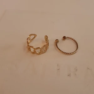 925silver guldpläterade huggies  - Oanvända dvs nyskick 925silver gulpläterade huggies. 80kr/styck eller båda för 140kr 