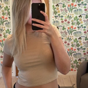 Beige topp! - Super fint beige linne/ topp!🤩