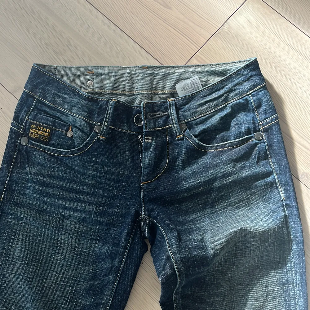 Lågmidjade bootcut/straight g-star jeans. . Jeans & Byxor.