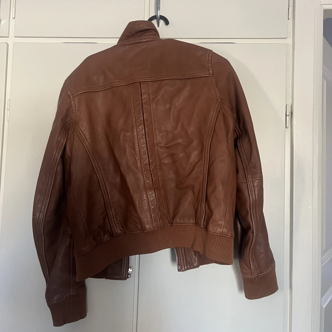 Brun skinnjacka - 90