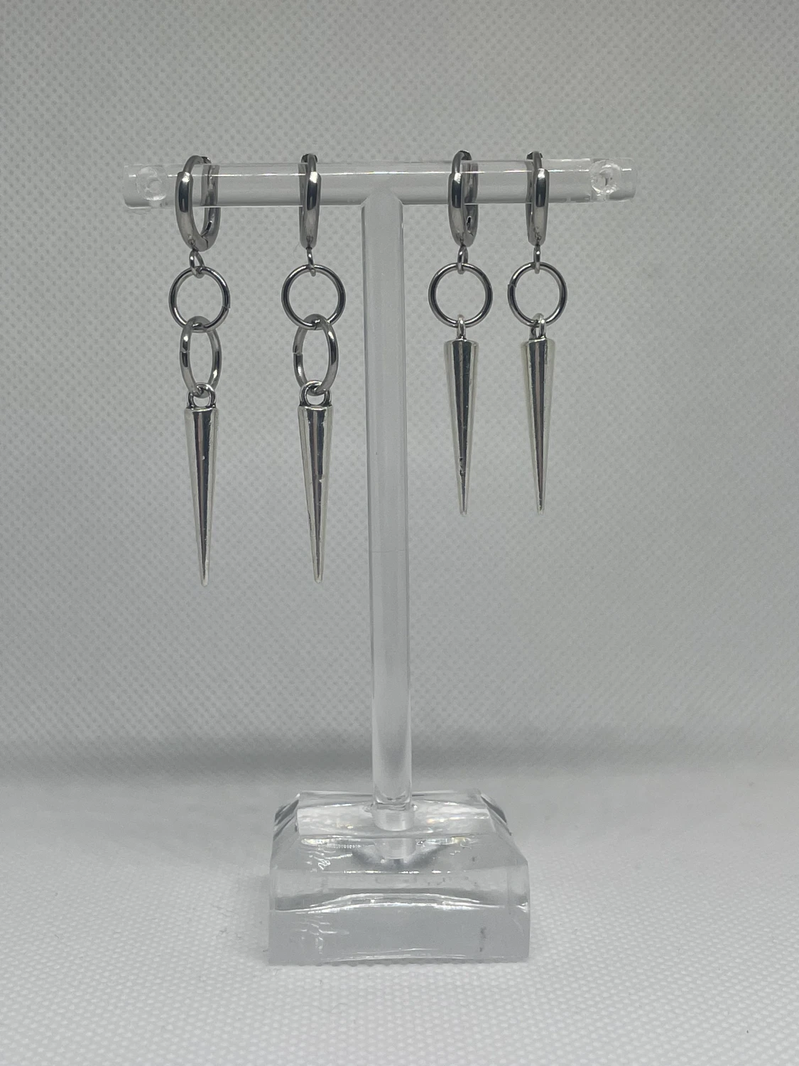 Straight stud earrings with long studs