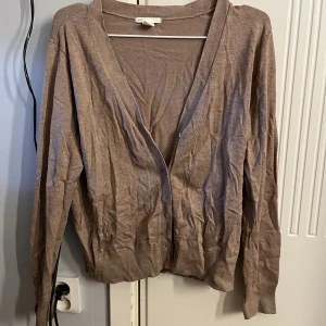 Beige kofta - Jätte skön Beige långärmad tröja