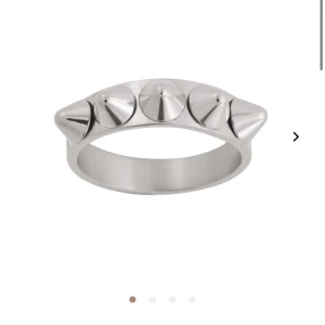 Edblad ring  - Säljer min silvriga Edblad ring efterosm jag bytt till guld jätte bra skick som att köpa en ny fast billigare.