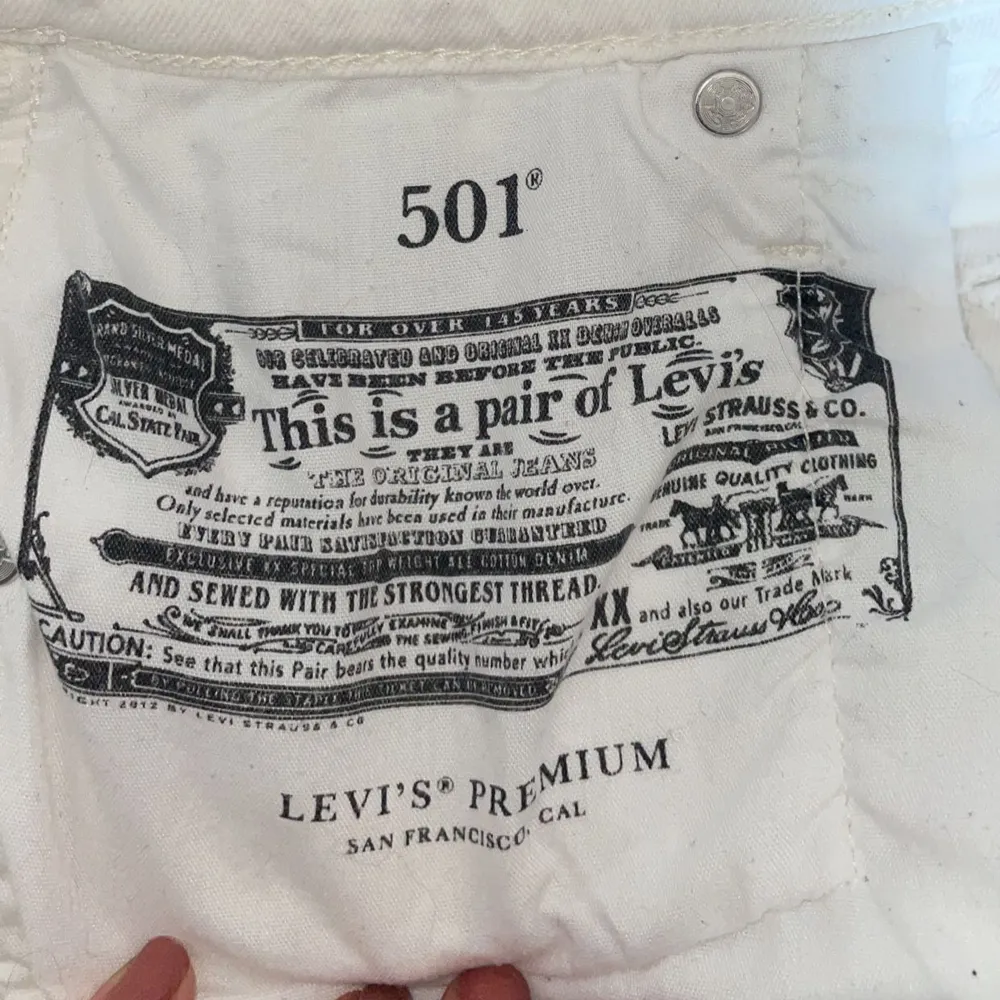 Säljer nu mina försmå Levis’ shorts i storlek 25💕 i bra skick och knappt använda🫶🏼 pris 200 kr + frakt🫶🏼. Shorts.