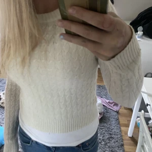 Stickad tröja - Tröja från bikbok 