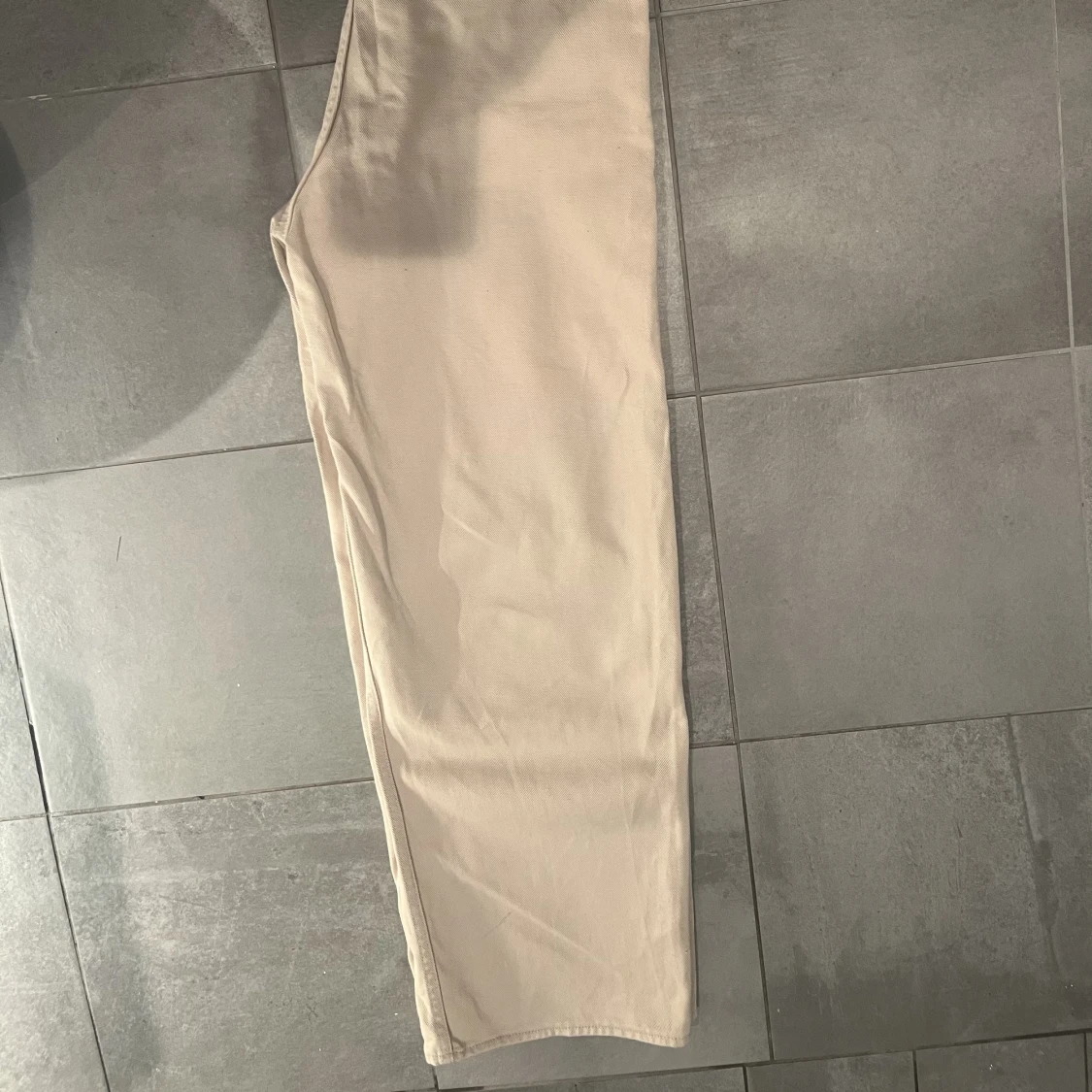 Beige chinos från Weekday - 90