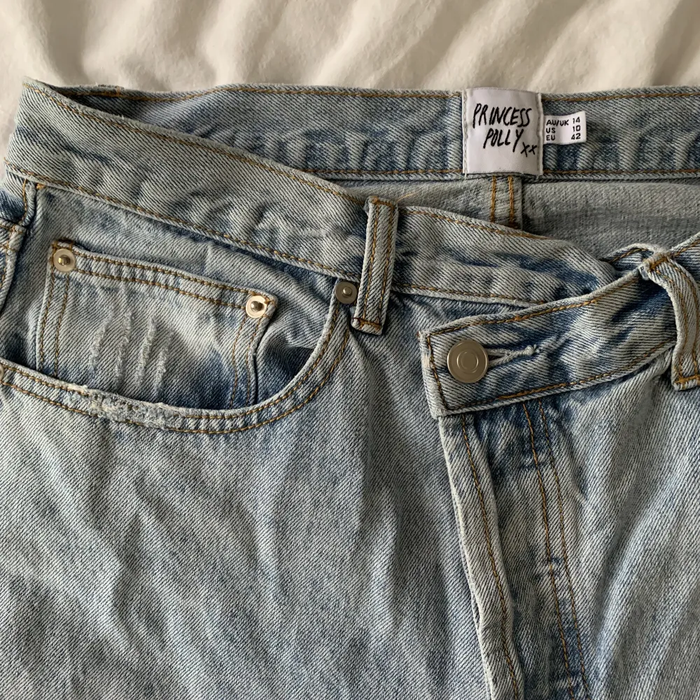Så fina baggy jeans från Princess polly🤩. Jeans & Byxor.
