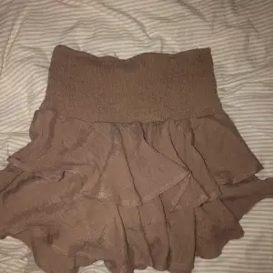 Fin Hawaii kjol från shein i brun! Passar S ❤️