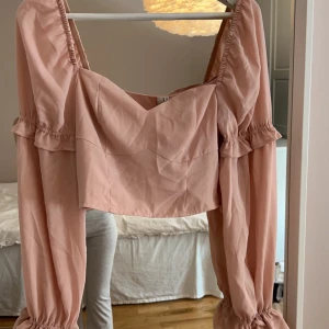 Nly trend blus - Jätte fin blus från nly trend aldrig använd!