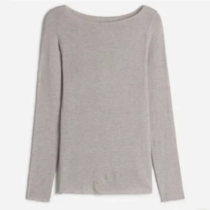 Intimissimi - Säljer denna snygga intimissimi tröja då jag inte får användning för den!💘