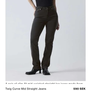 Mid straight jeans   - jeans från weekday i modellen twig. Säljer då som inte kommer till användning längre. 