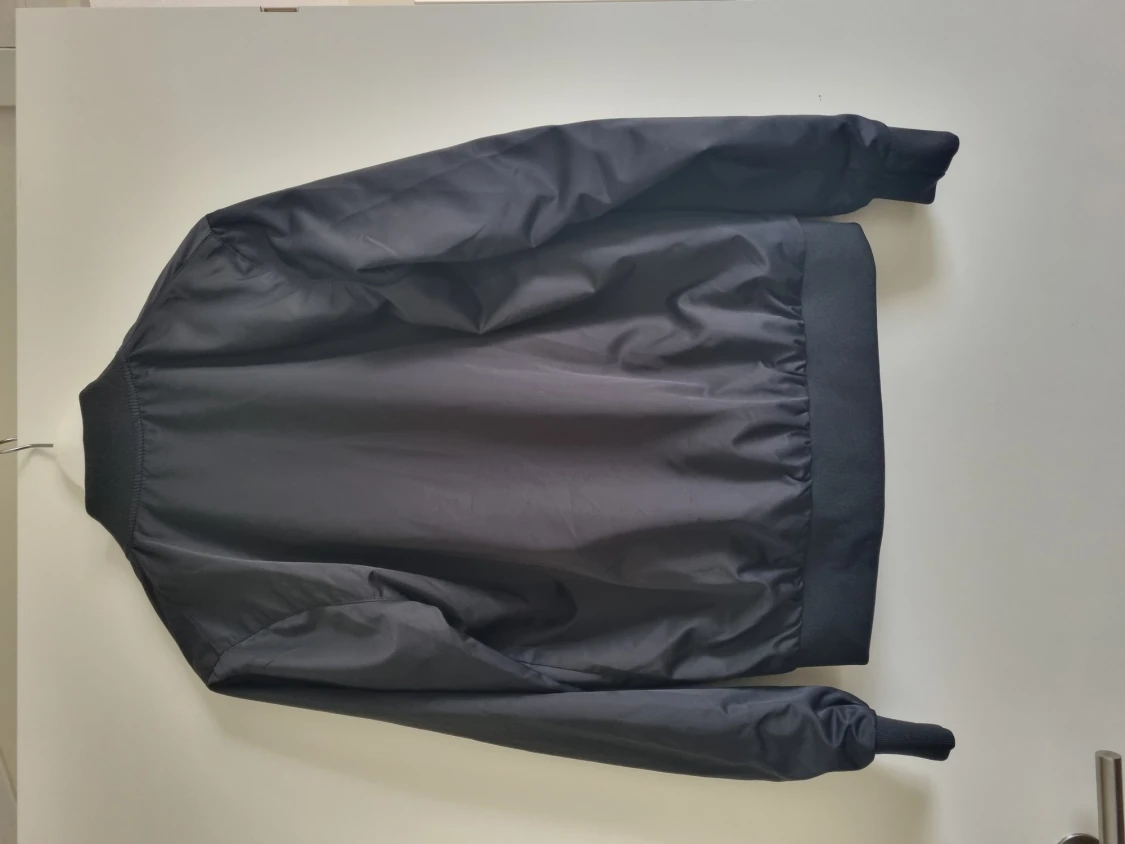 Hugo boss jacka  - 90