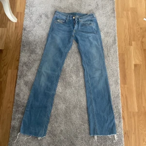 Diesel jeans  - Säljer mina superfina lågmidjade diesel boot cut jeans då de tyvärr är försmå på mig💗