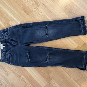 Jeans från free people i modellen Lita, W26. Använda en gång men tyvärr för små för mig nu 😊💕ord pris 1200 kr. Ge gärna prisförslag 💓💓 