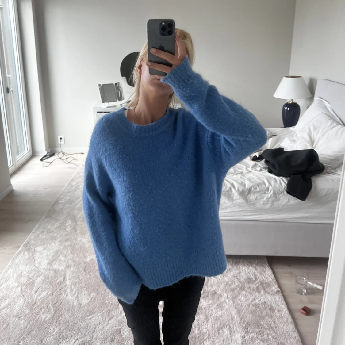 Blå stickad tröja  - 91