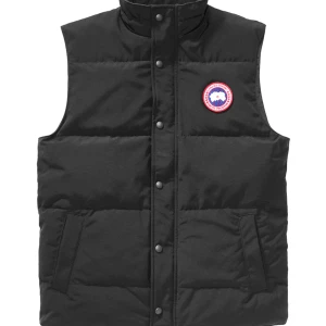 Canada Goose Väst - Äkta Canada goose väst till salu, använd 2,3 gånger. ser ut som ett helt ny. Går att byta. priset kan diskuteras. Fler bilder finns 