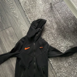 Nike tech fleece roma  - Tech fleece i strl XS svart 