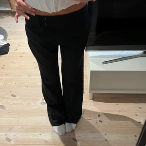 Kostymbyxor - Fina kostymbyxor: innebergnslängd 76 midjemått: 87