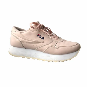 Rosa Fila sneakers - Sneakers från Fila i rosa skinn. Storlek 39