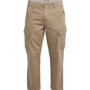 Levi’s cargobyxor 33x32 beige - Tjena! Säljer ett par cargobyxor från Levis i färgen beige storlek 33(midja)x 32(längd). Köpta för ca 1000kr och är splitternya med tagg och påse. Möts gärna upp i malmö