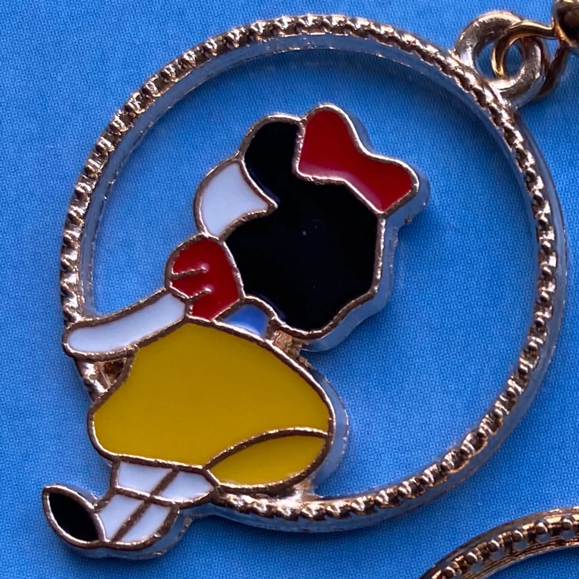 Snövit örhängen ❤️ - 90