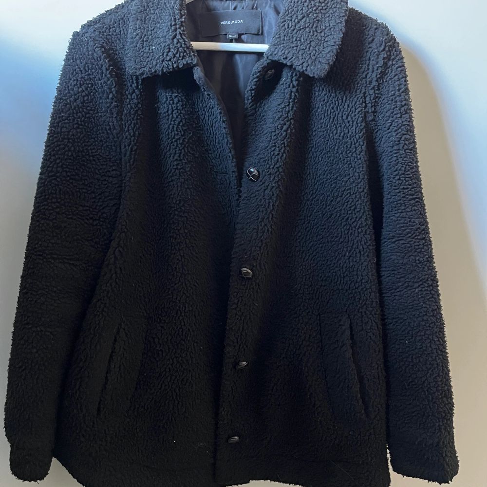 Sparsamt använd höstjacka från Vero Moda. Storlek M. . Jackor.