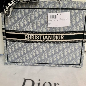 Nya väska  - nya Christian dior väska 