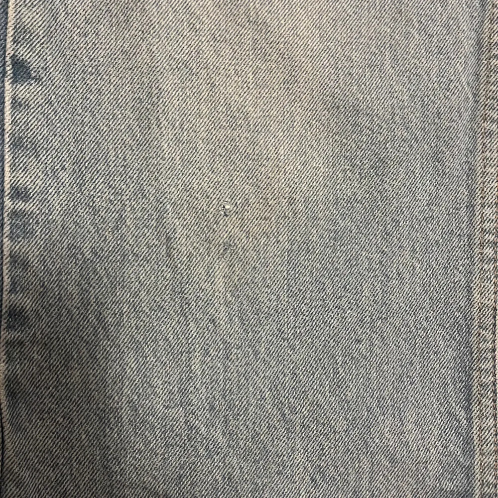 Ett par snygga Just Junkies jeans jag fått för ett tag sedan, inte använda så mycket och de är i bra skick bortsätt från en liten skada på höger knä (bild 3). Storlek 30/32   Säljs pga att de är för små i midjan. Kan mötas upp i Gävle eller skickas.. Jeans & Byxor.