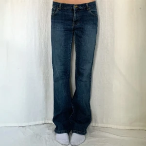 Jeans - Använd köp nu! Midja:82 Innerben:83 Jag är 169 med W28 som referens🫶