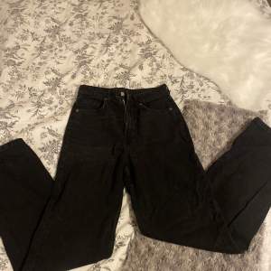 Fina svart/gråa jeans från hm